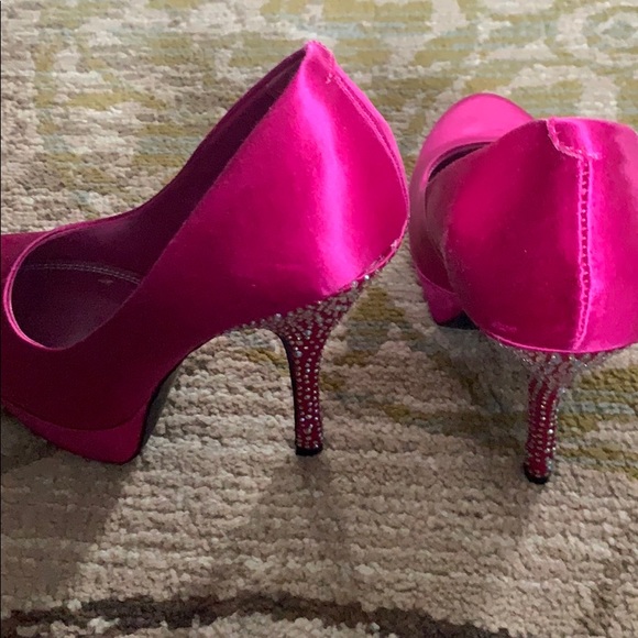 Fucia colored Royal stacked pumps - Picture 2 of 3
